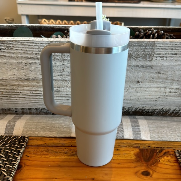 ✨STANLEY✨ fog 30oz SOLD OUT ONLINE - Picture 2 of 3